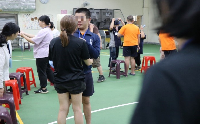 少年懺悔過去行為